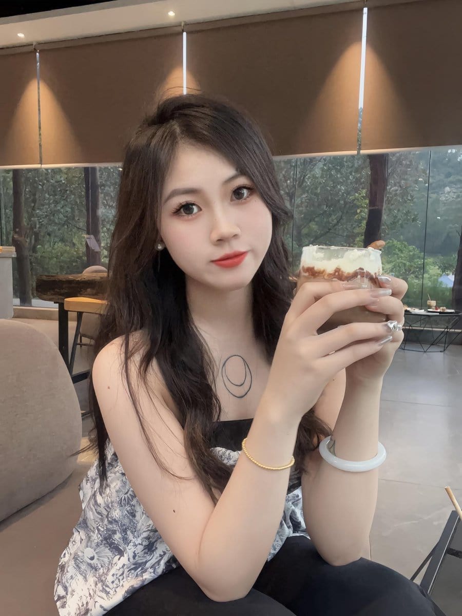 【东莞】刚出来兼职的小姐姐